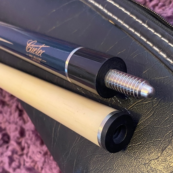 Cuetec Black, gold, & blue-green Pool Cue with Case - Picture 2 of 10